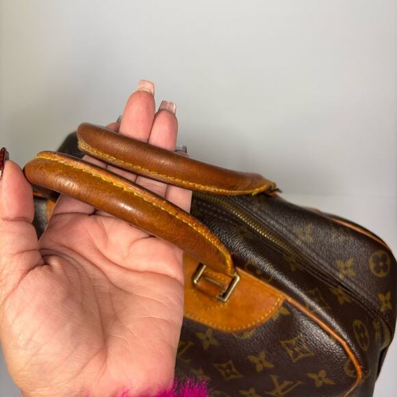 Louis Vuitton Monogram Deauville MM Bag ✨ - Picture 9 of 14